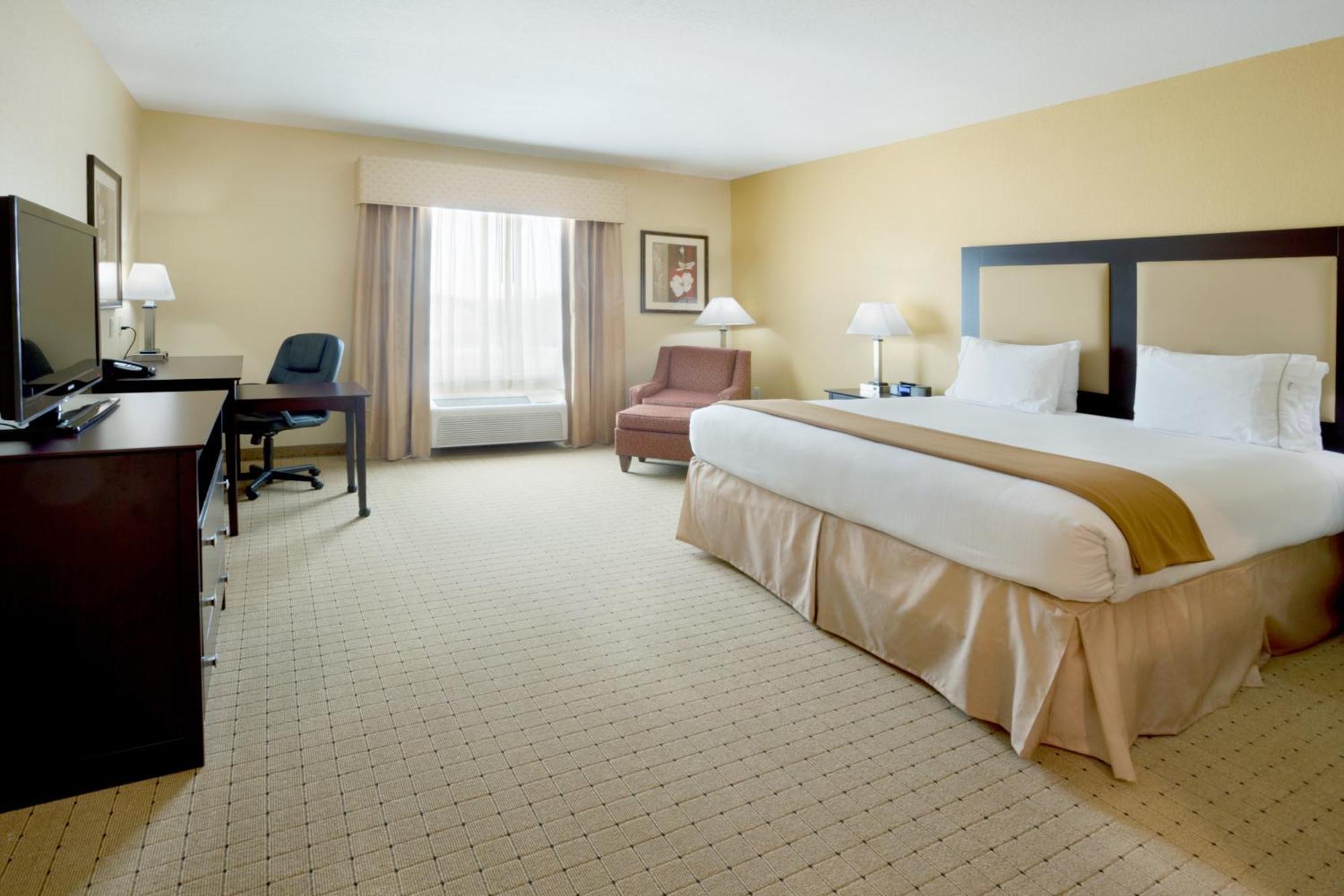 Standard King Room Extra Space